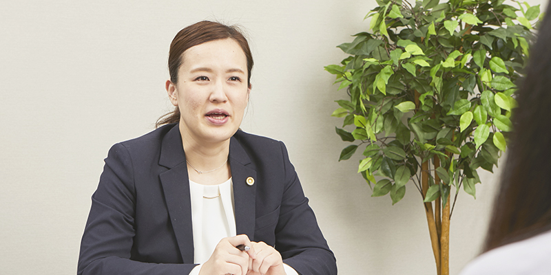 まずはお電話ください。違いがわかります　弁護士 伊東香織