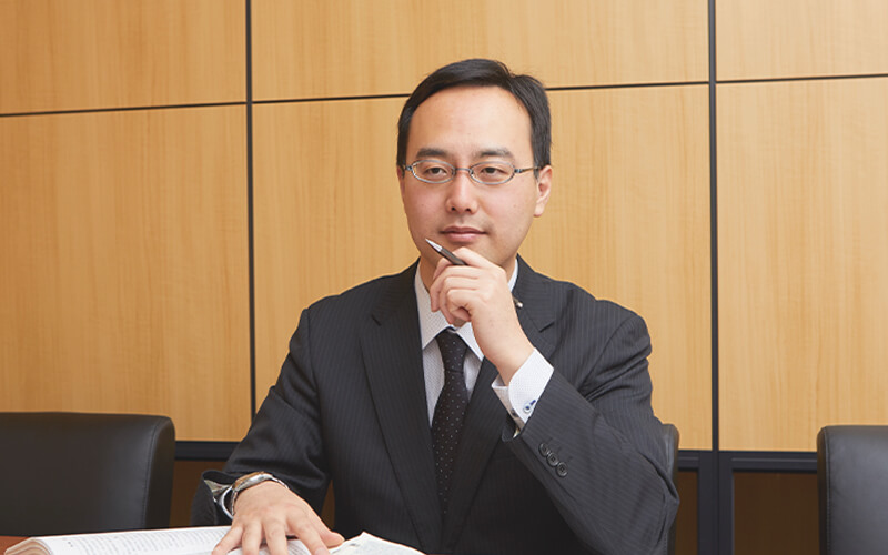 交通事故被害者の立場となり最大の味方として戦います 弁護士 山本祐輔