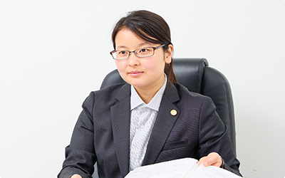 離婚問題は誰でも解決できると思っているが、そうではない「弁護士 川上満里奈」