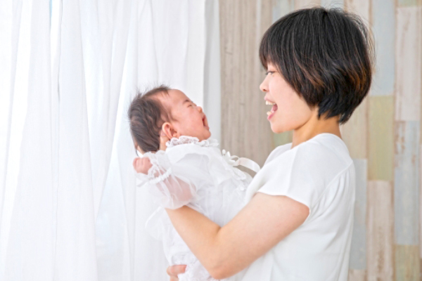 赤ちゃん_反り返り