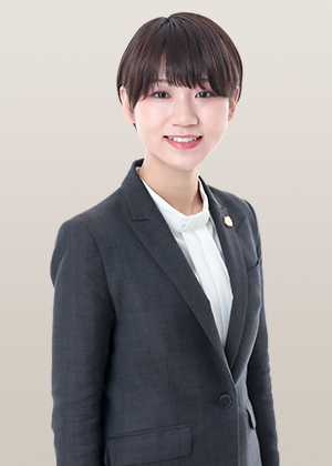 弁護士　前川 絢菜