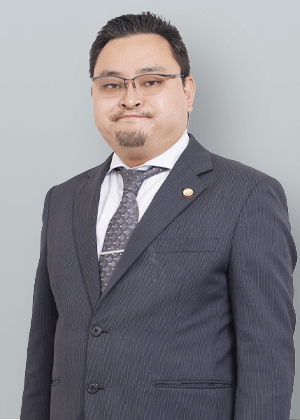 民事・刑事事業部 シニアアソシエイト 弁護士 鈴木 嗣之